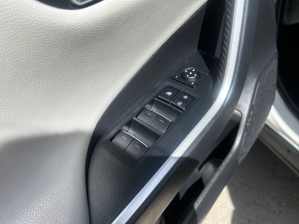 Certified 2022 Toyota RAV4 Limited AWD/4WD image 12