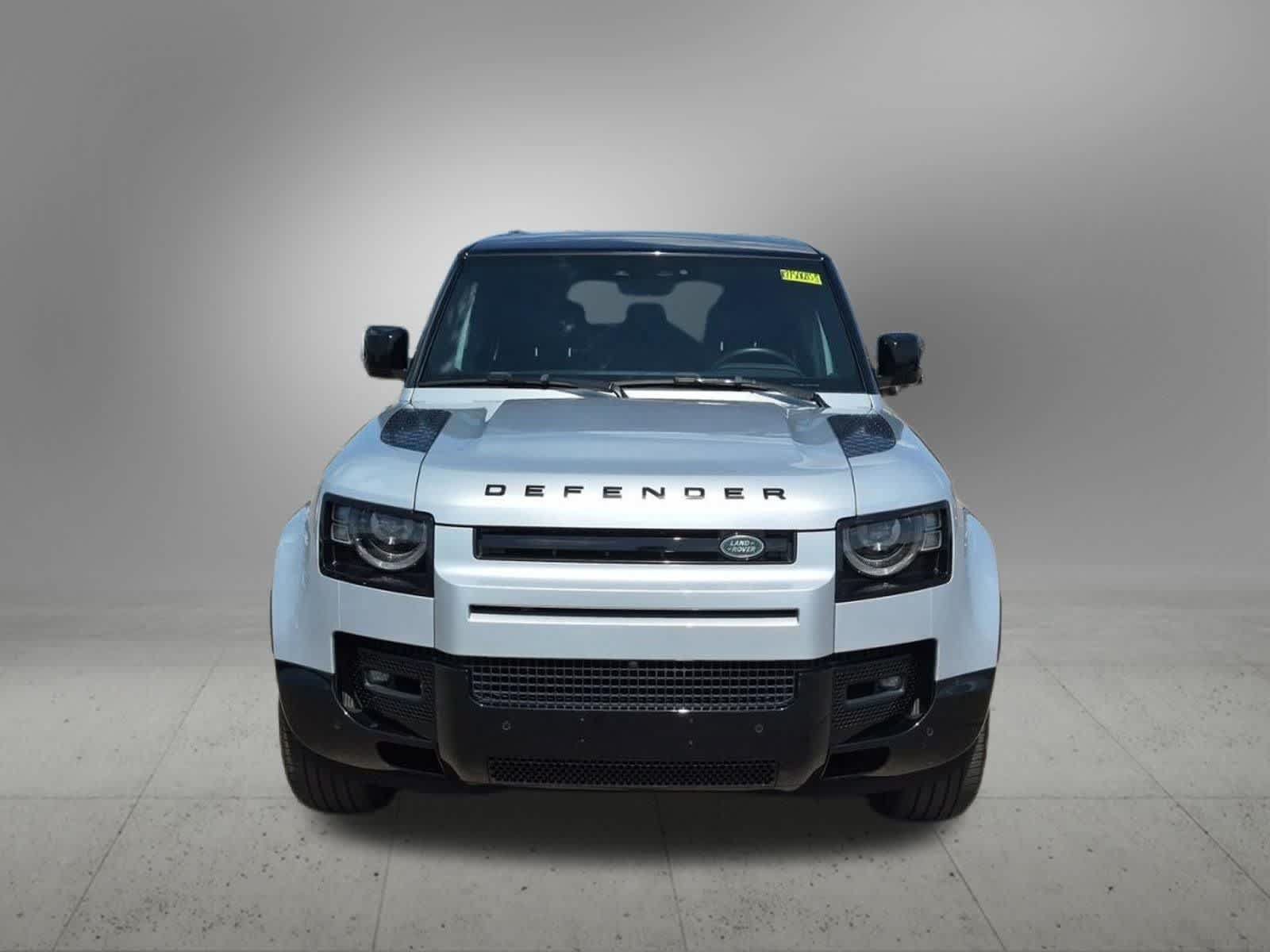 Used 2024 Land Rover Defender 110 X-Dynamic SE AWD/4WD image 9