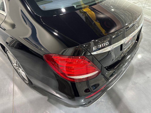 Used 2017 Mercedes-Benz E 300 image 32