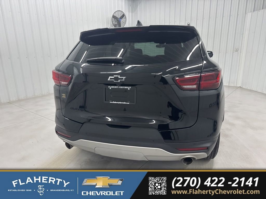 Used 2024 Chevrolet Blazer LT w/ Midnight/Sport Edition image 4