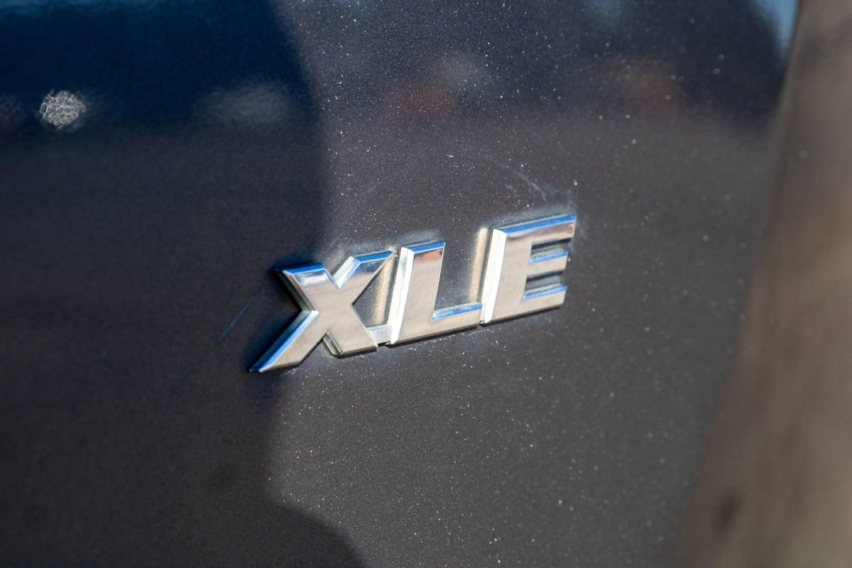 Used 2018 Toyota RAV4 XLE image 41