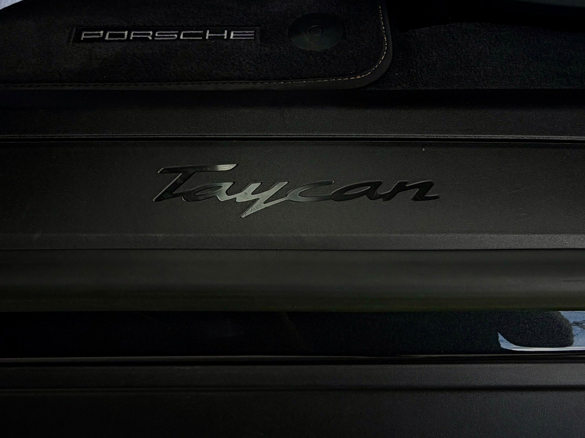 Used 2022 Porsche Taycan image 44