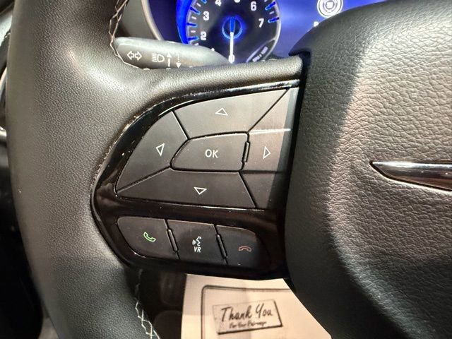 Used 2025 Chrysler Pacifica Limited image 37