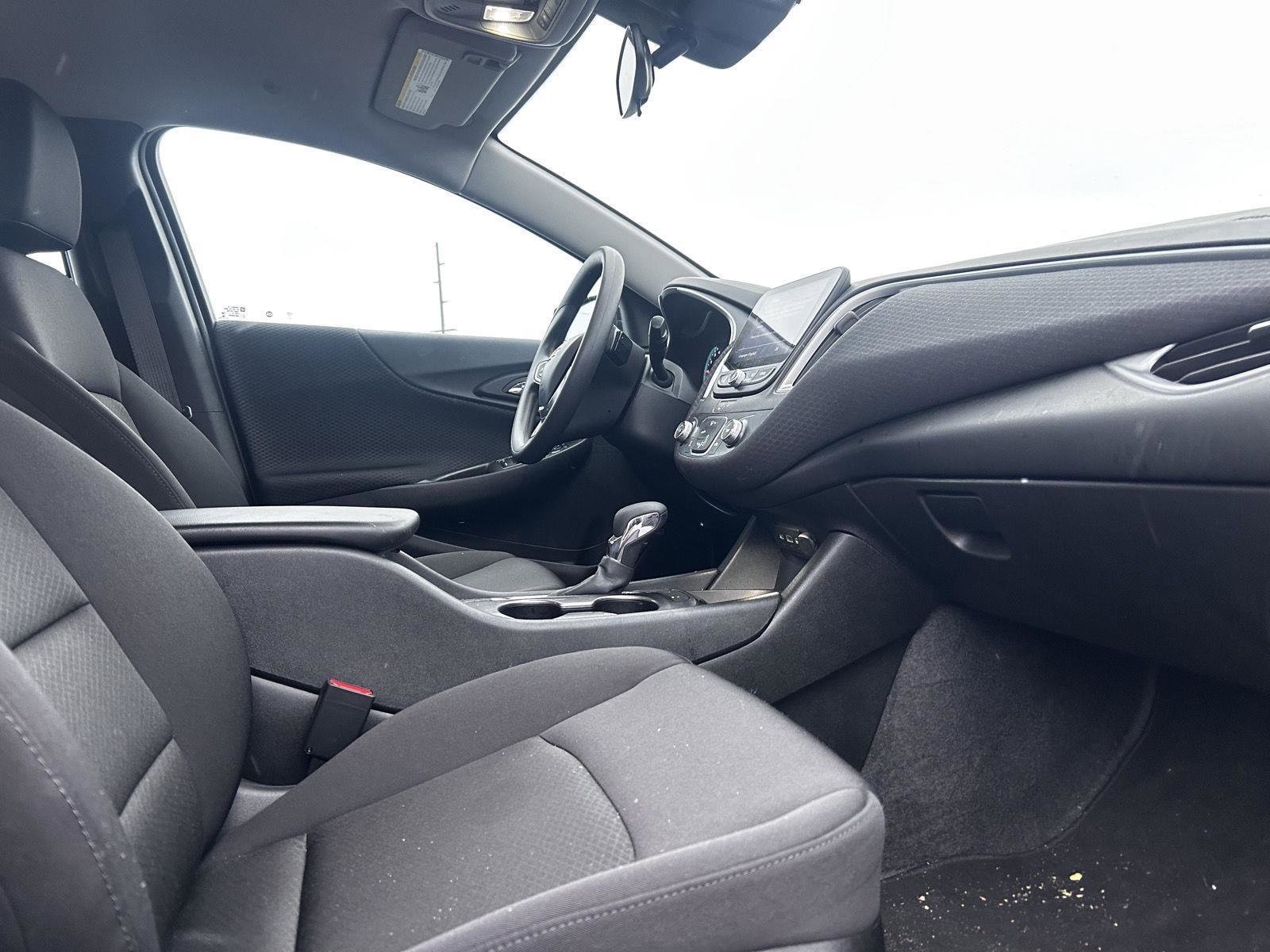 Used 2025 Chevrolet Malibu LS image 17