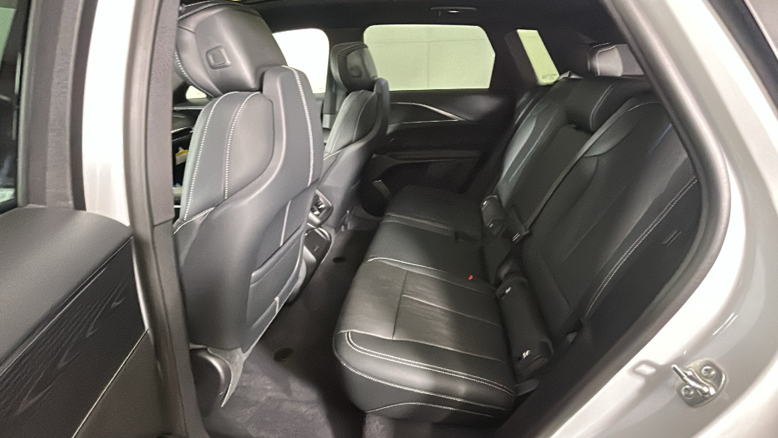 Used 2024 Cadillac Lyriq Sport w/ LPO, Floor Liner Package AWD/4WD image 31