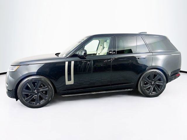 Used 2023 Land Rover Range Rover SE image 8