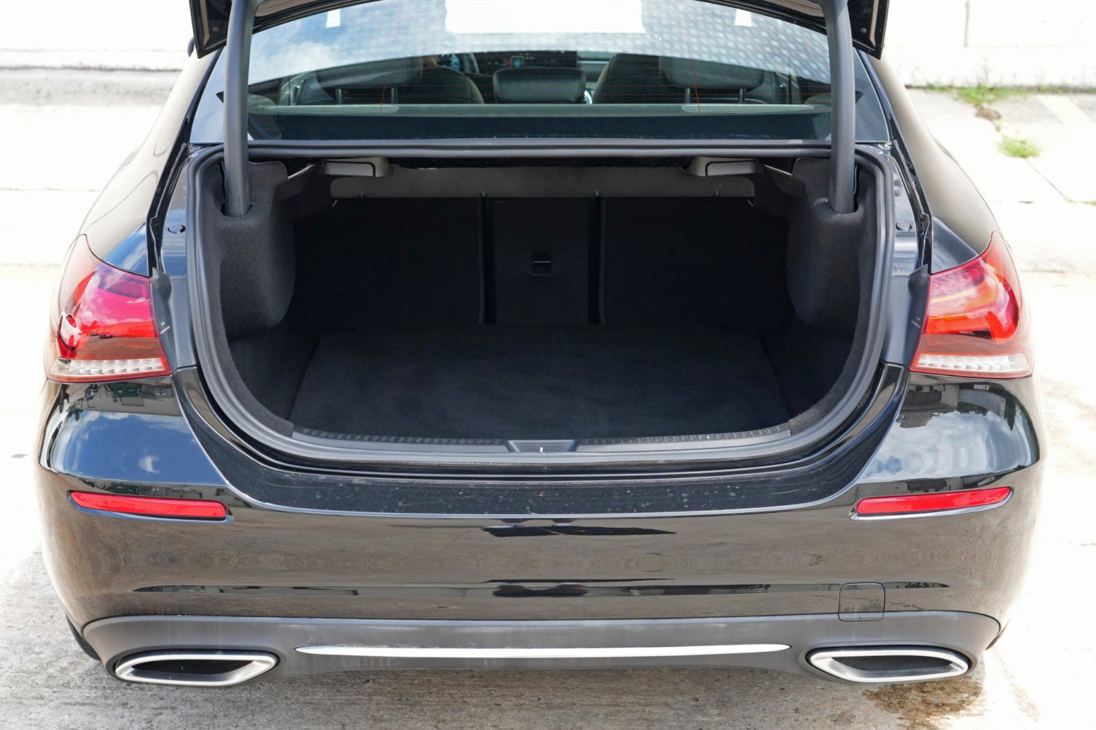 Used 2020 Mercedes-Benz A 220 w/ Premium Package image 9