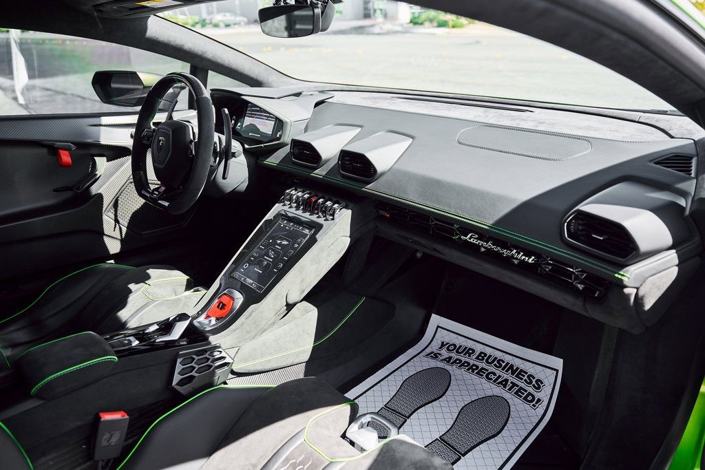 Used 2024 Lamborghini Huracan Sterrato image 40