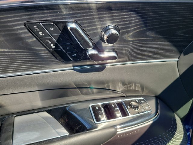 Certified 2024 Cadillac Lyriq Sport AWD/4WD image 25