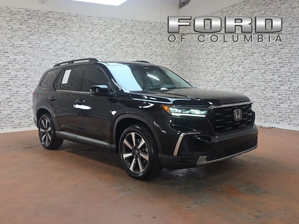 Used 2023 Honda Pilot Touring image 1