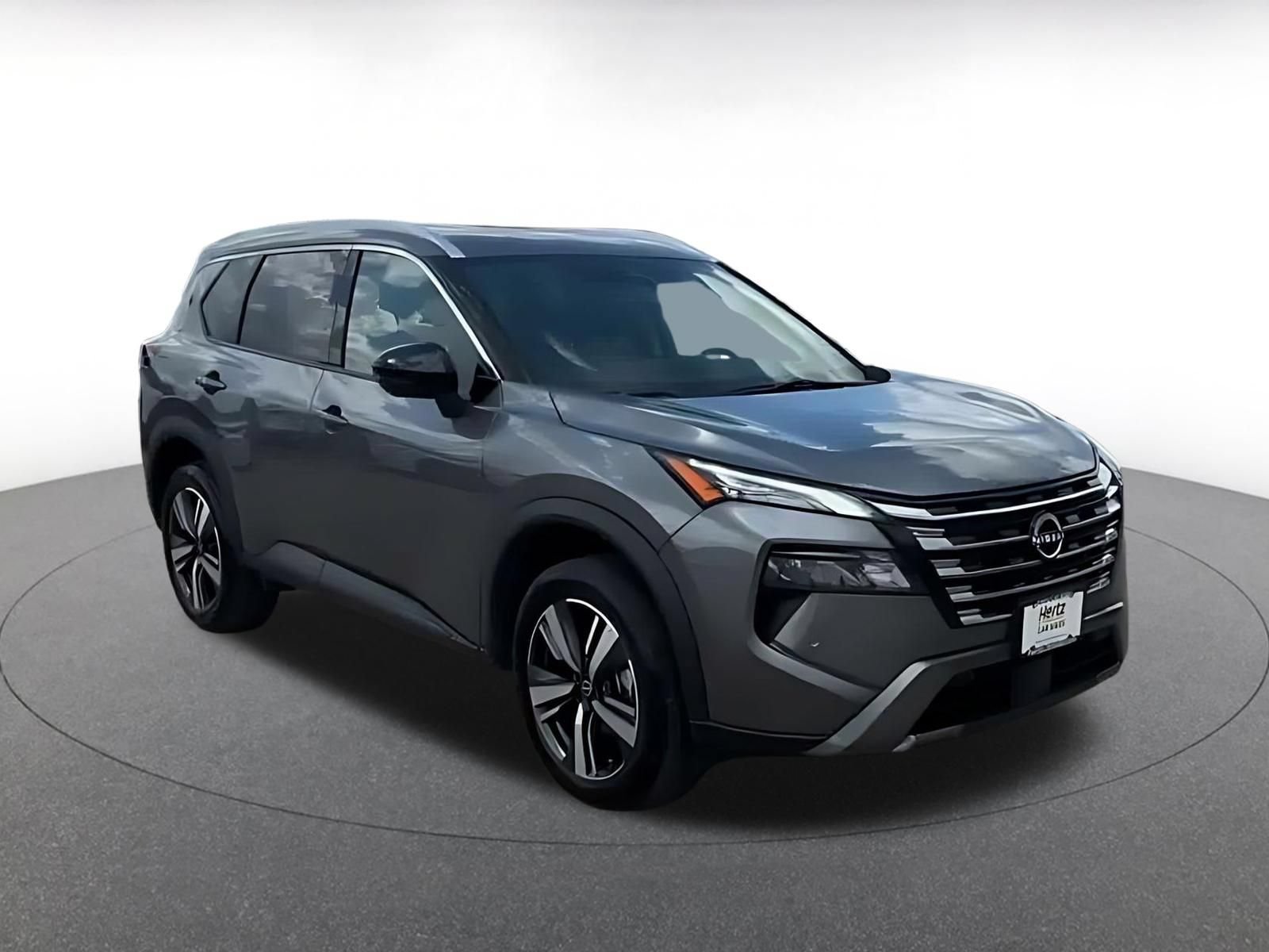 Used 2026 Nissan Rogue SL FWD image 3
