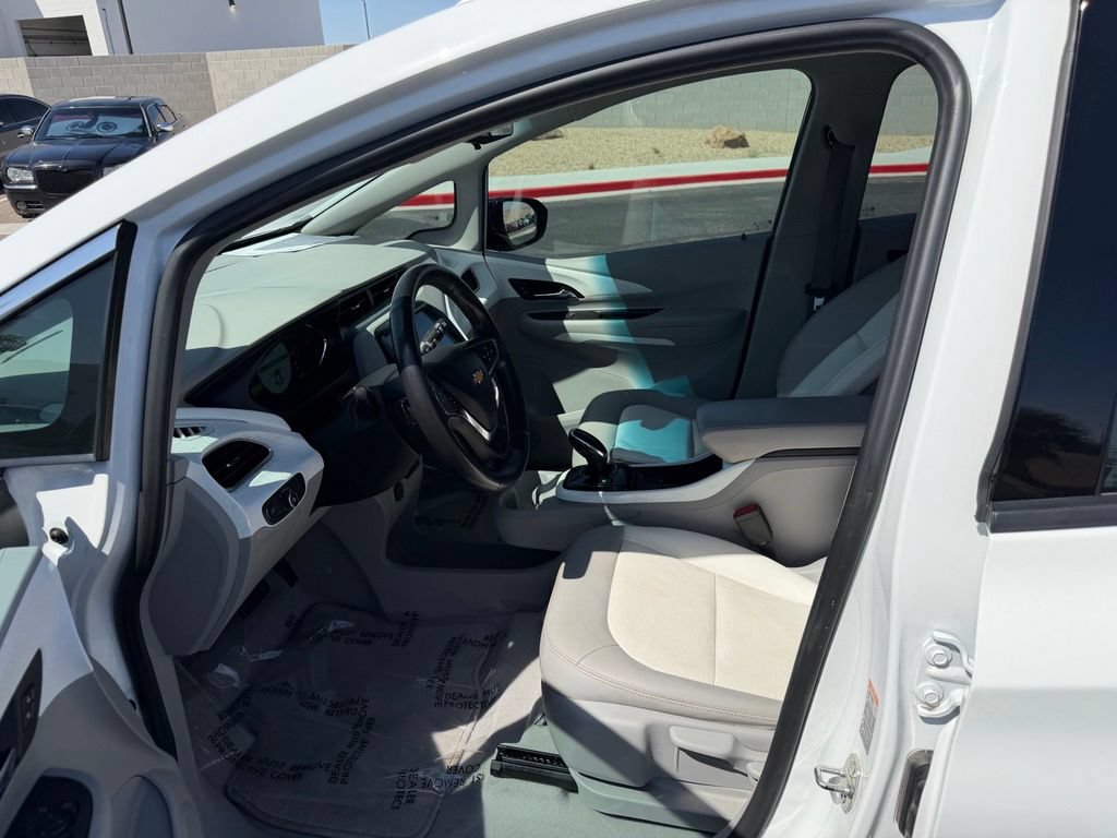 Used 2019 Chevrolet Bolt Premier w/ Infotainment Package FWD image 11