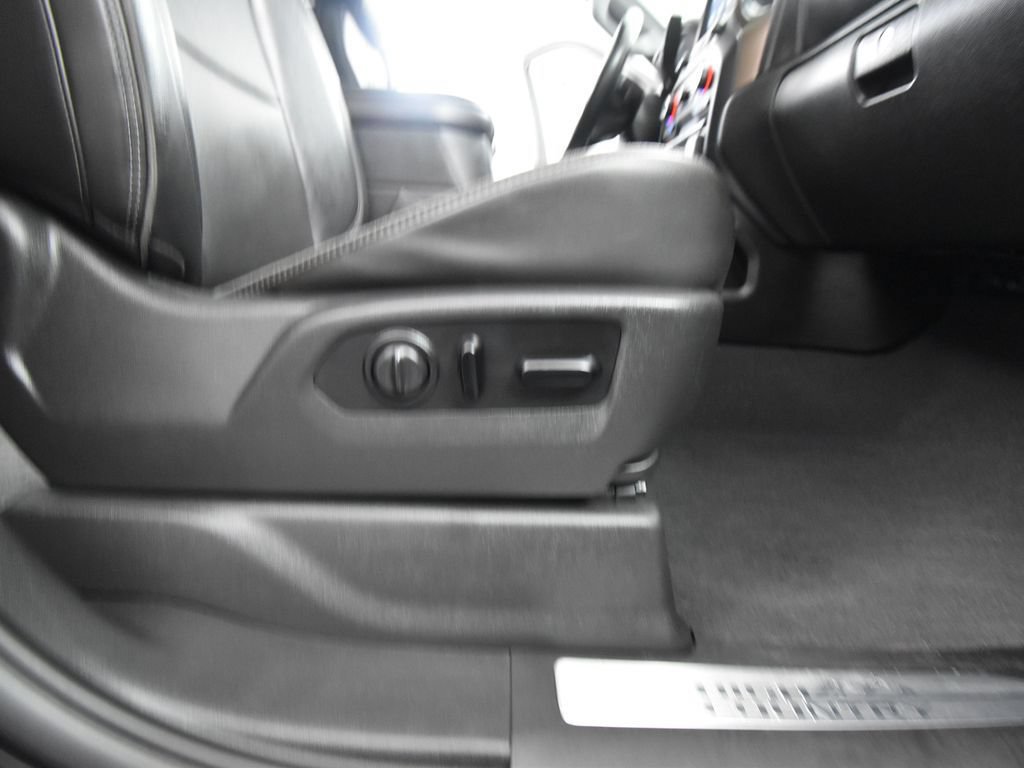 Used 2019 Chevrolet Silverado 1500 High Country AWD/4WD image 40