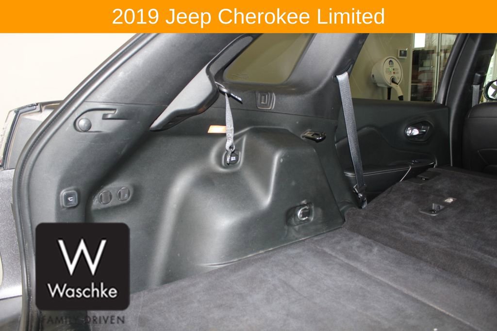 Used 2019 Jeep Cherokee Limited AWD/4WD image 20
