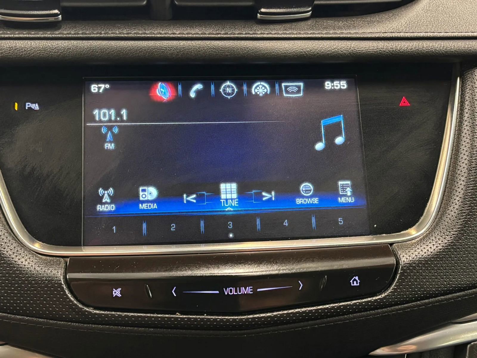 Used 2017 Cadillac XT5 Premium Luxury w/ LPO, Wheel Lock Package image 39