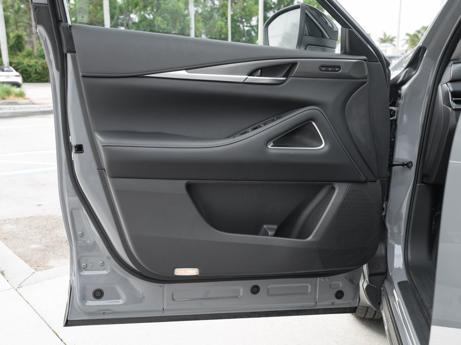 Certified 2026 INFINITI QX60 Luxe w/ Cargo Package FWD image 30