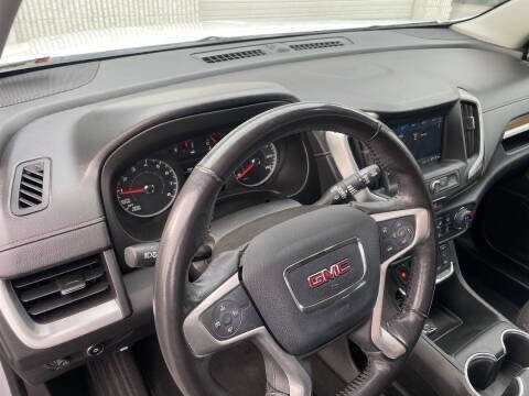 Used 2018 GMC Terrain SLE w/ Driver Convenience Package image 4