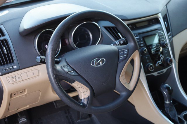 Used 2011 Hyundai Sonata GLS FWD image 22