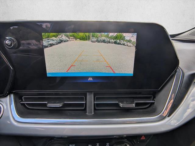 Used 2025 Chevrolet Trax LT FWD image 14