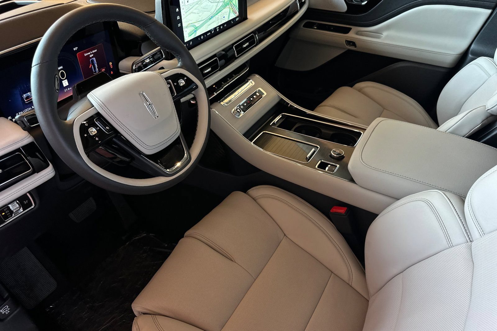 New 2026 Lincoln Aviator Reserve w/ Luxury Package RWD image 9