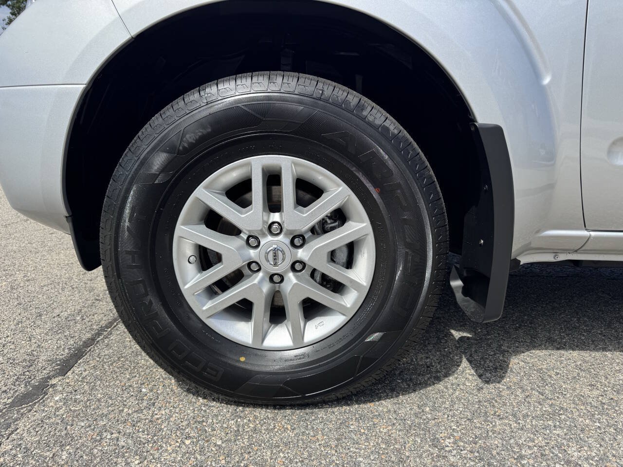 Used 2015 Nissan Frontier SV AWD/4WD image 4