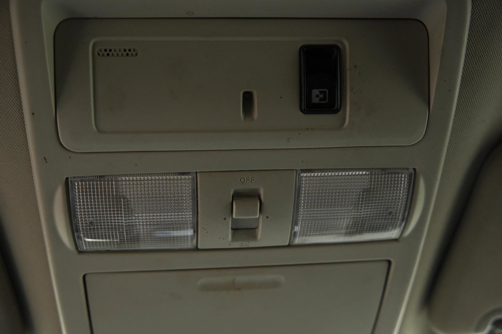 Used 2017 Nissan Titan SV image 37