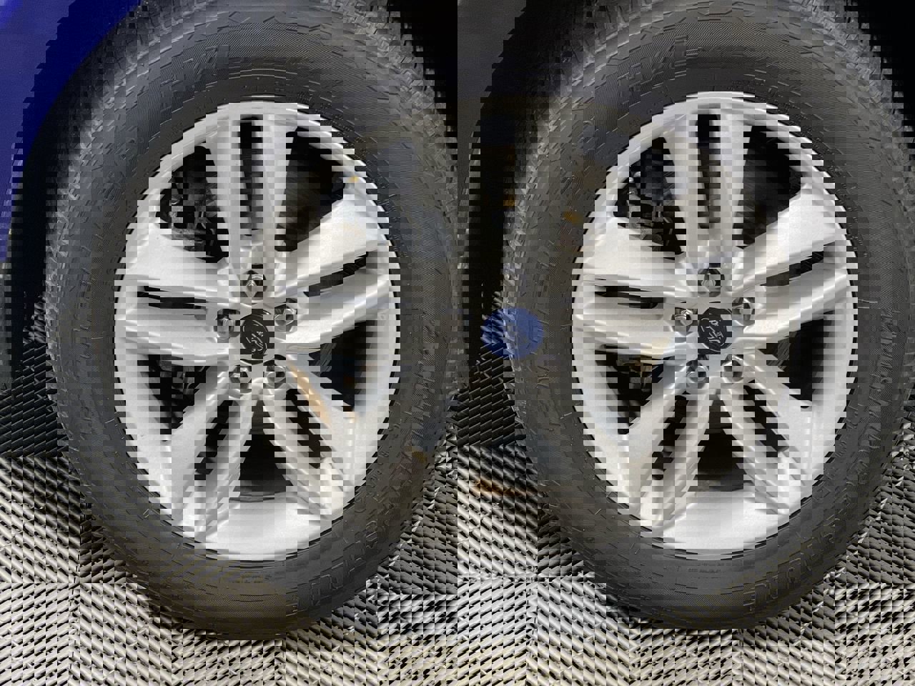 Used 2015 Ford Edge SEL image 13