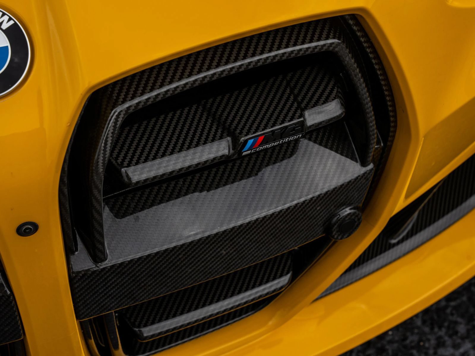 Used 2022 BMW M4 xDrive Competition w/ M Carbon Exterior Package AWD/4WD image 39