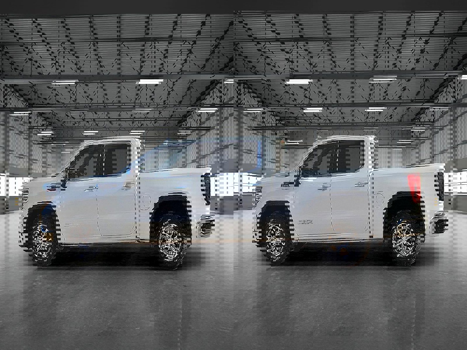 Used 2024 GMC Sierra 1500 SLT image 2