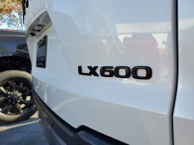 Used 2025 Lexus LX 600 4WD w/ Luxury Package image 7