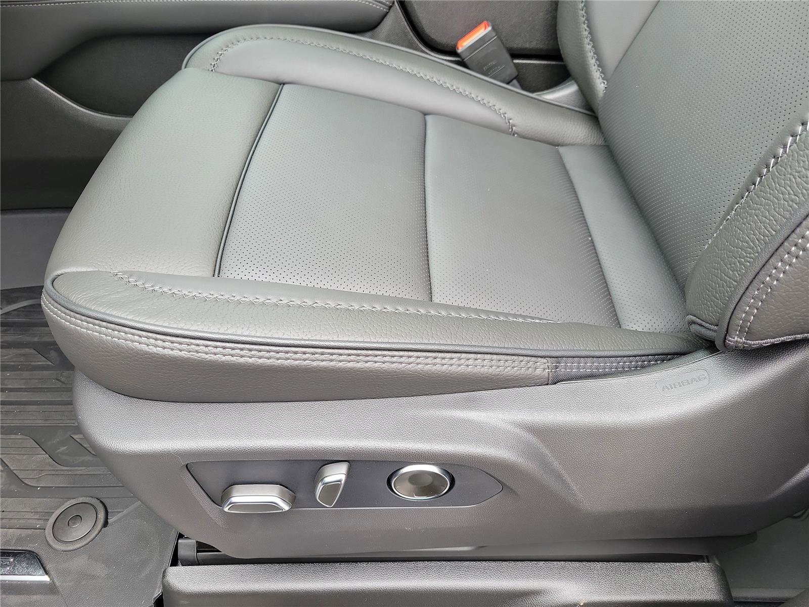 New 2026 GMC Yukon XL Denali w/ Sun & Power Step Package image 19