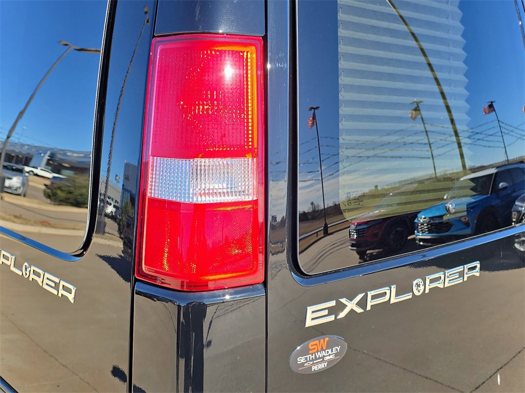 New 2025 GMC Savana 2500 Extended w/ Driver Convenience Package image 32