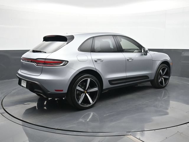 Certified 2025 Porsche Macan AWD/4WD image 23