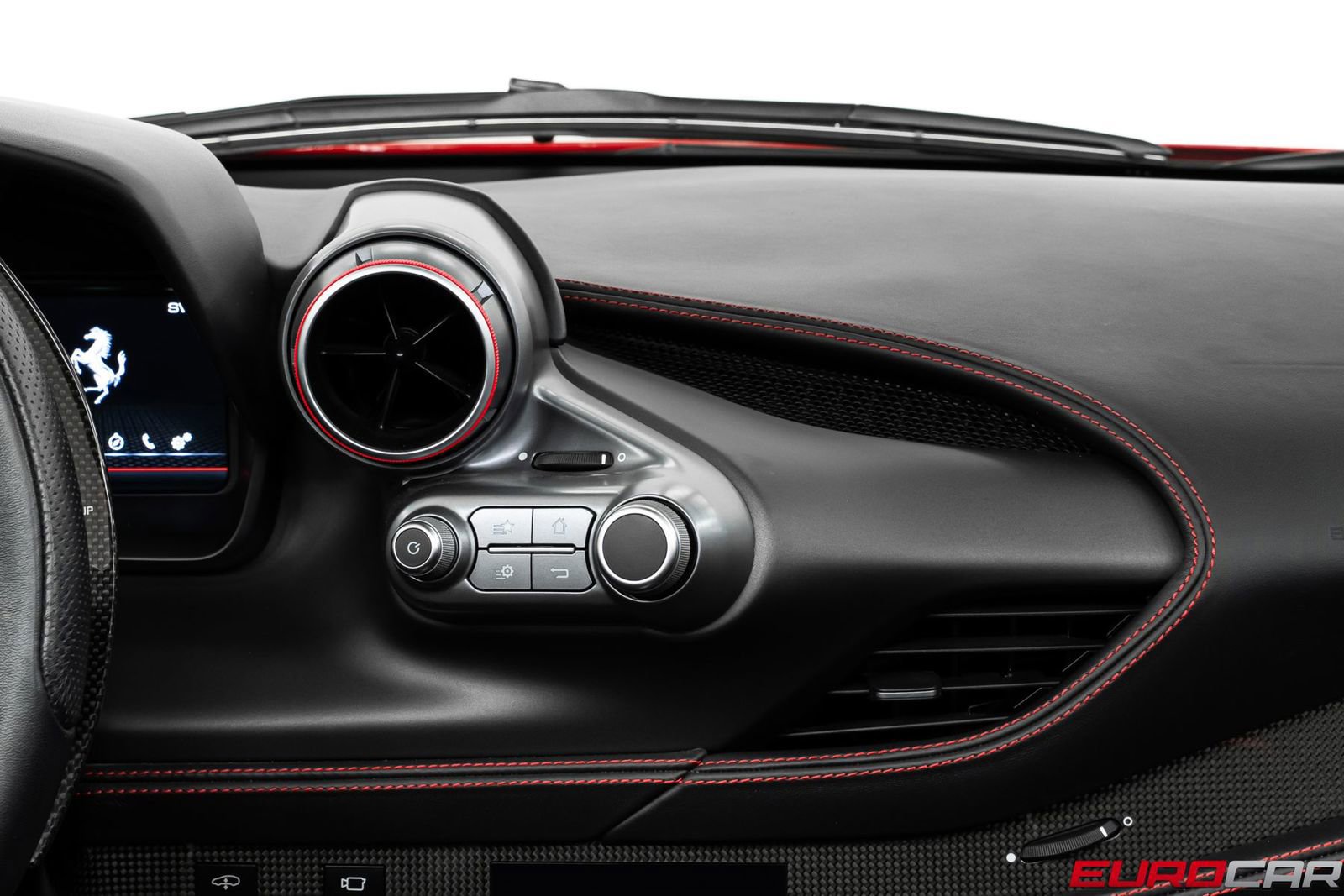 Used 2022 Ferrari F8 Tributo image 31