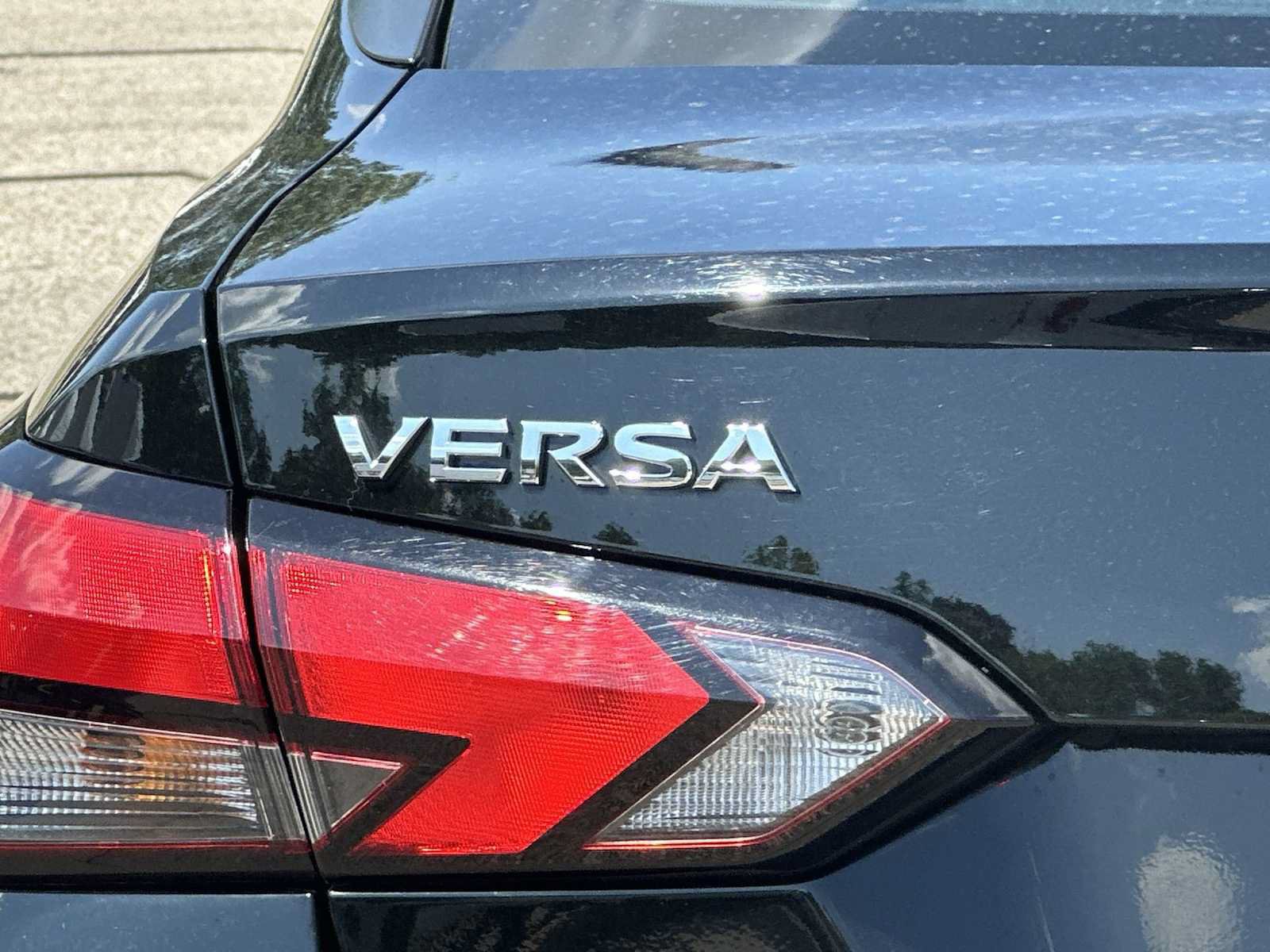 Used 2024 Nissan Versa SV FWD image 13