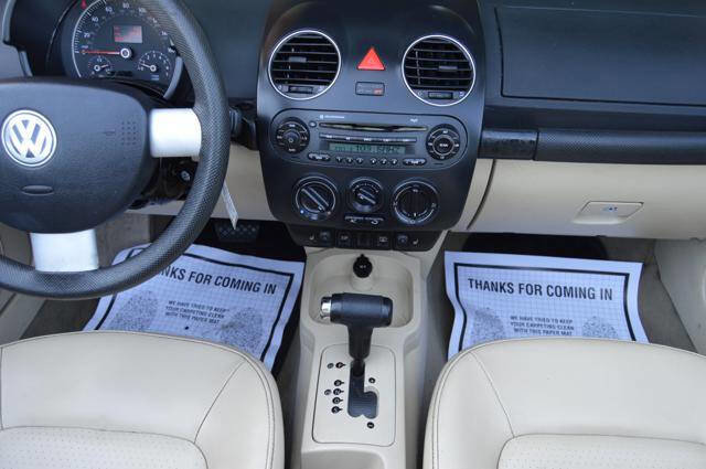 Used 2008 Volkswagen Beetle S image 22