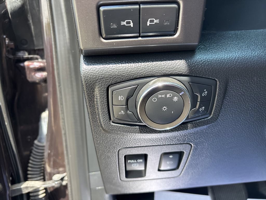 Used 2019 Ford F150 XLT w/ Equipment Group 302A Luxury AWD/4WD image 25