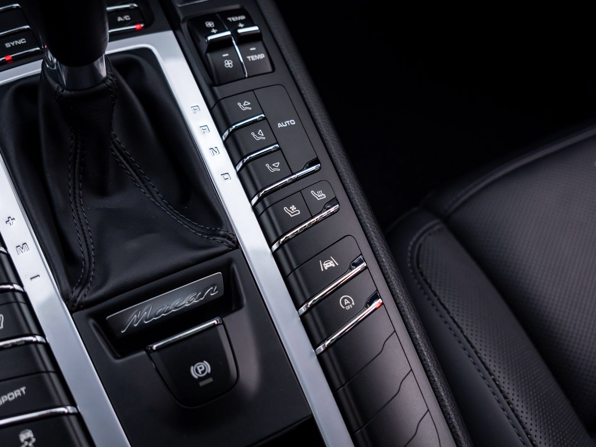 Certified 2021 Porsche Macan S AWD/4WD image 21
