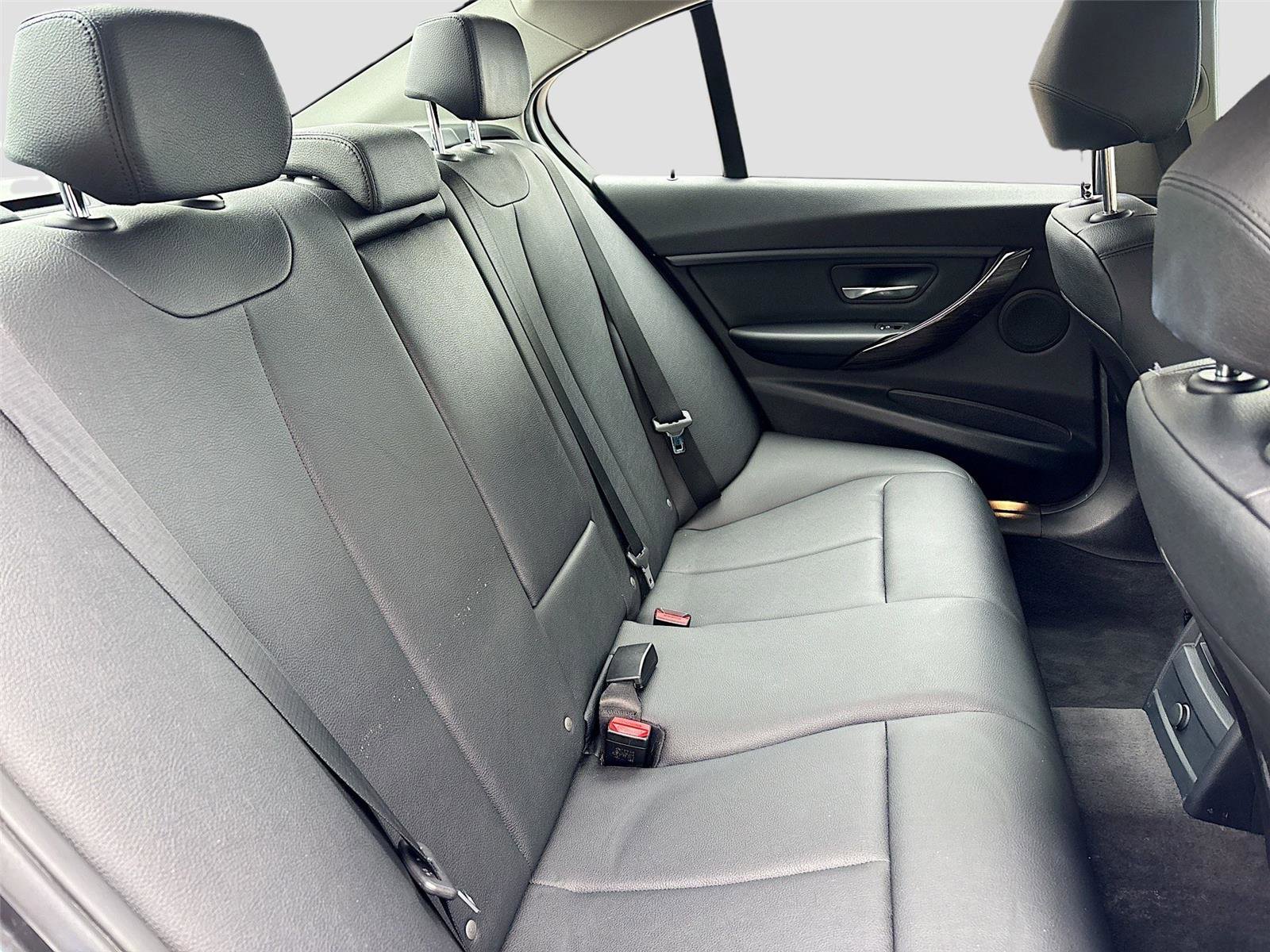 Used 2016 BMW 320i xDrive Sedan image 31