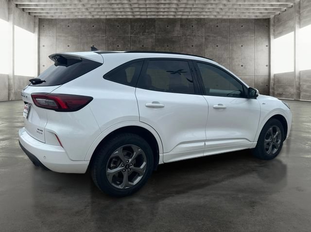 Used 2023 Ford Escape ST-Line Select w/ Tech Pack #2 AWD/4WD image 5