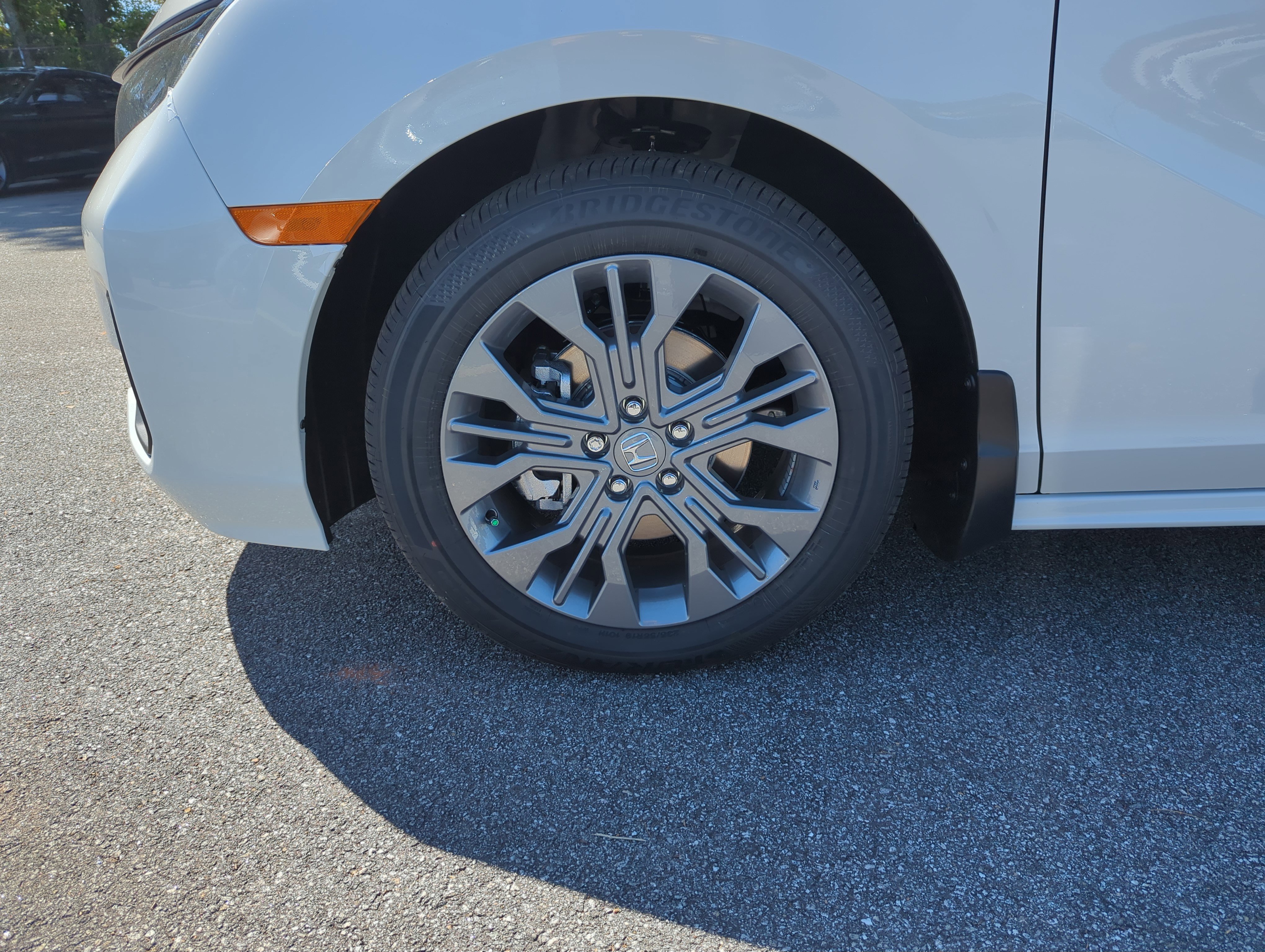 New 2026 Honda Odyssey Touring image 14