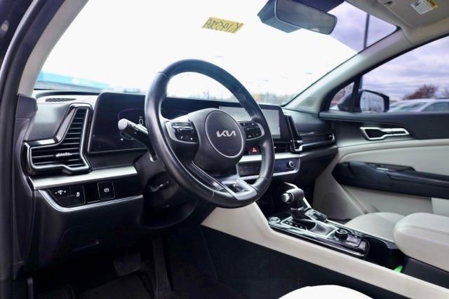 Used 2023 Kia Sportage EX image 19