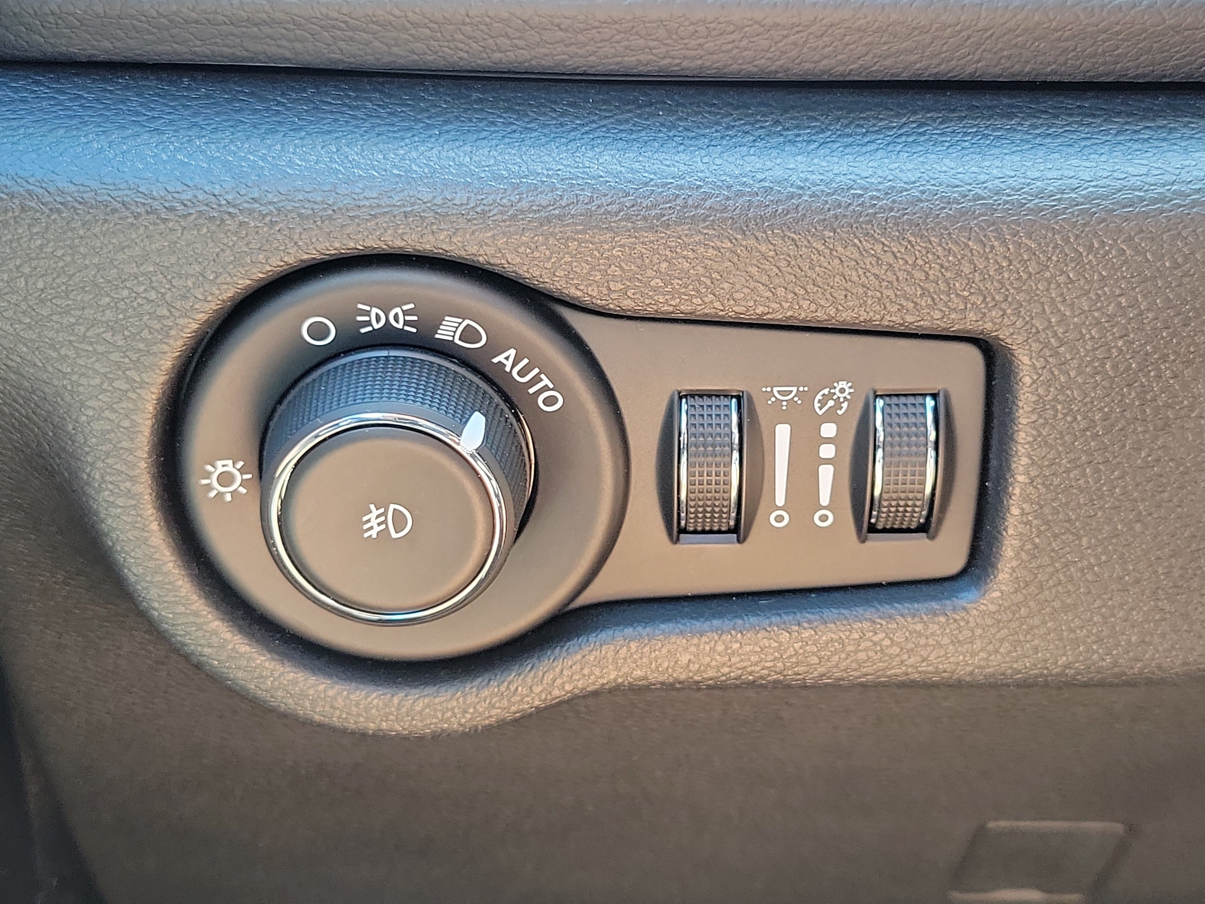 Used 2019 Chrysler Pacifica Touring-L Plus w/ Advanced Safetytec Group FWD image 25