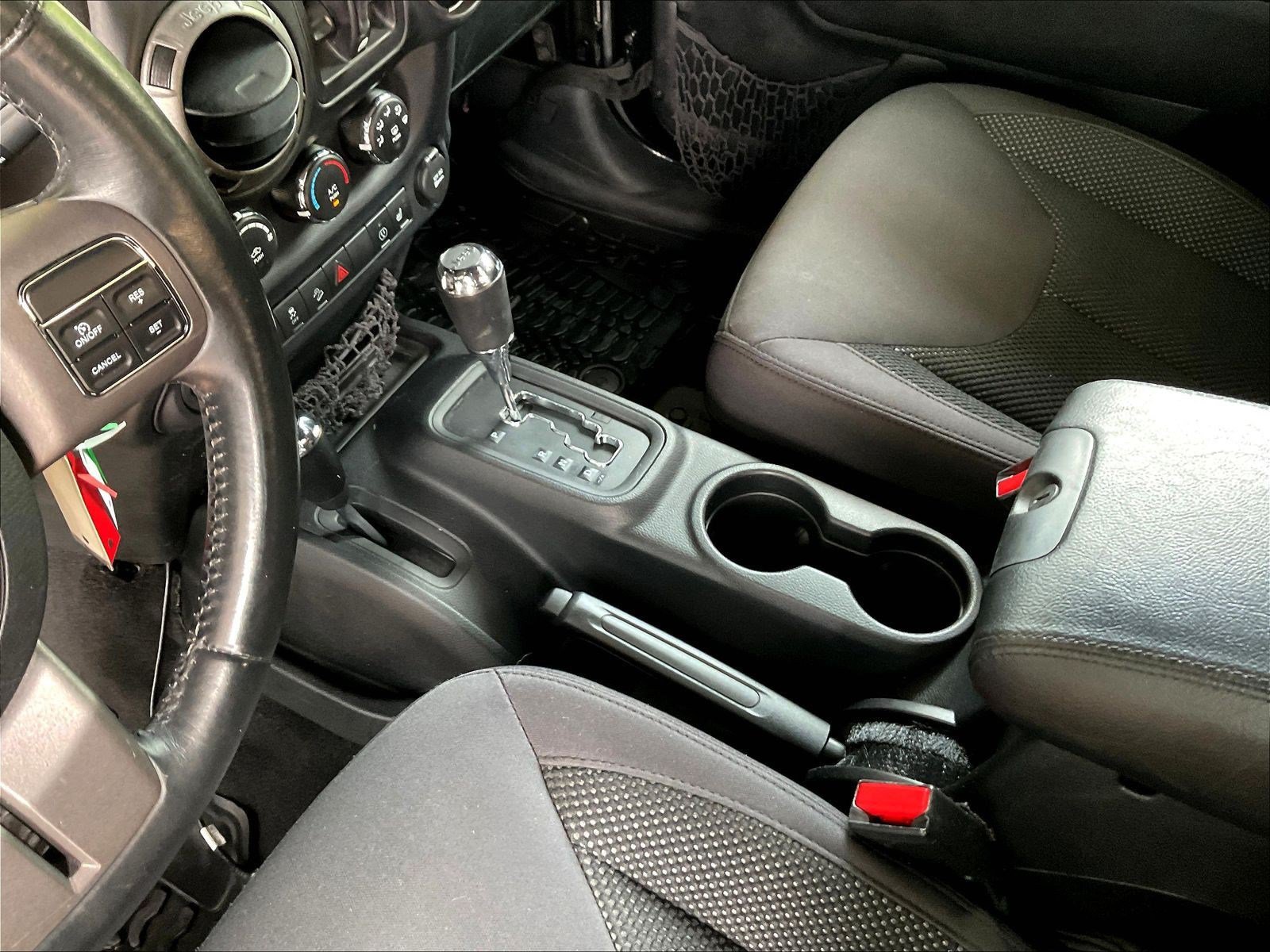 Used 2016 Jeep Wrangler Unlimited Sport AWD/4WD image 17