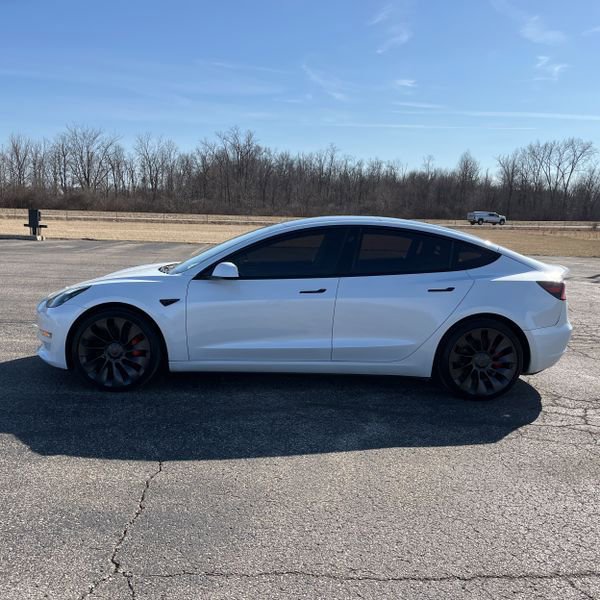Used 2023 Tesla Model 3 Performance image 2