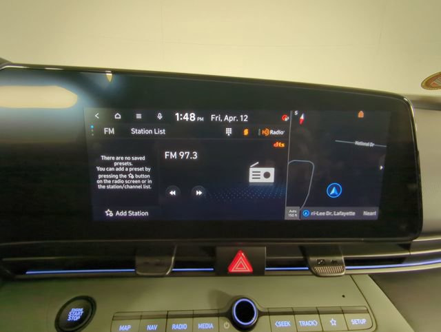 Used 2024 Hyundai Elantra Limited image 18