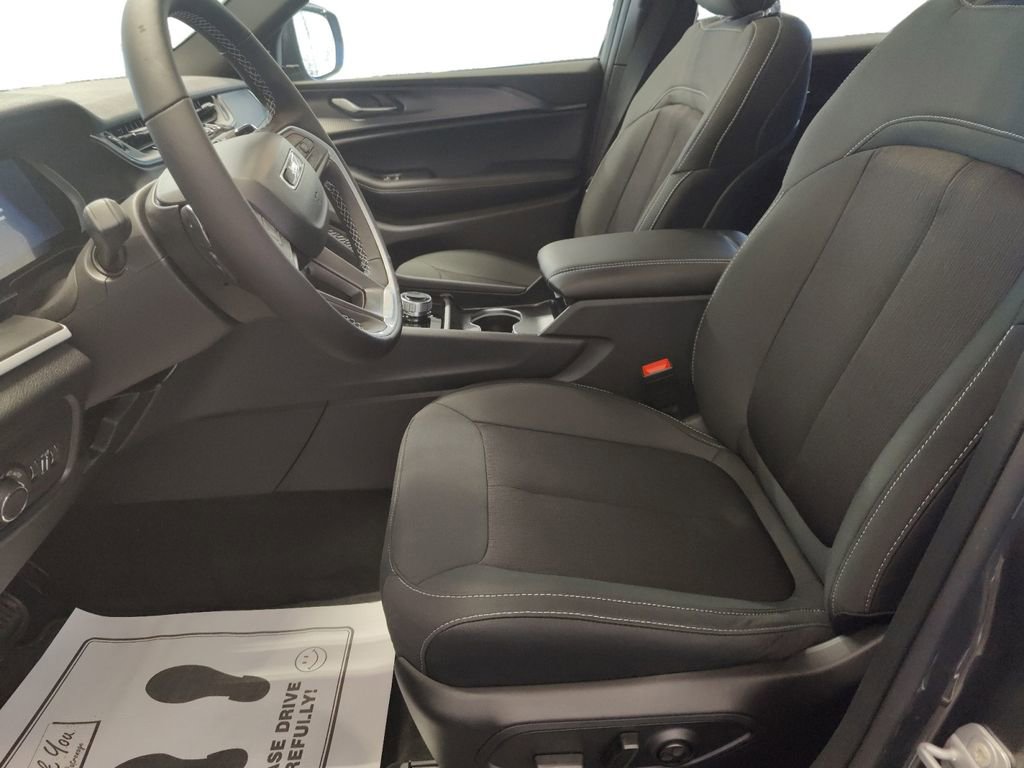 New 2025 Jeep Grand Cherokee L Laredo w/ Luxury Tech Group I image 11