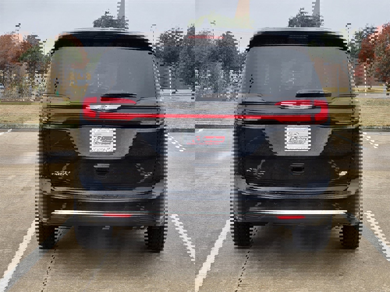 New 2026 Chrysler Pacifica Select image 5