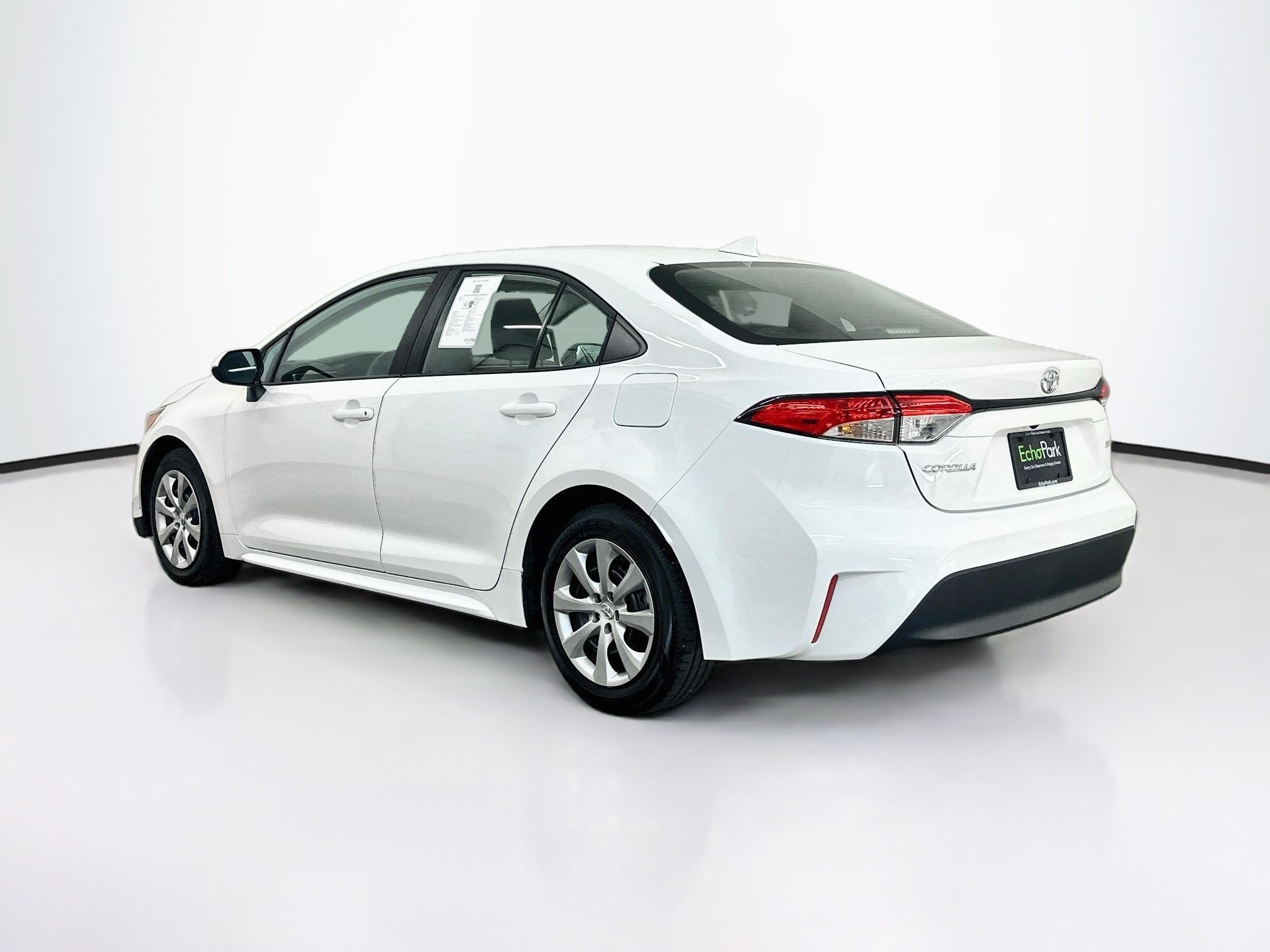 Used 2026 Toyota Corolla LE FWD image 5
