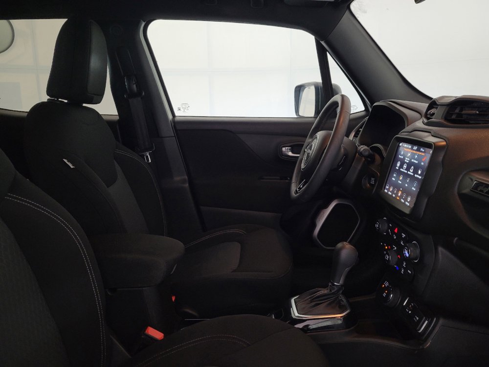Used 2021 Jeep Renegade Latitude w/ Luxury Group II AWD/4WD image 21